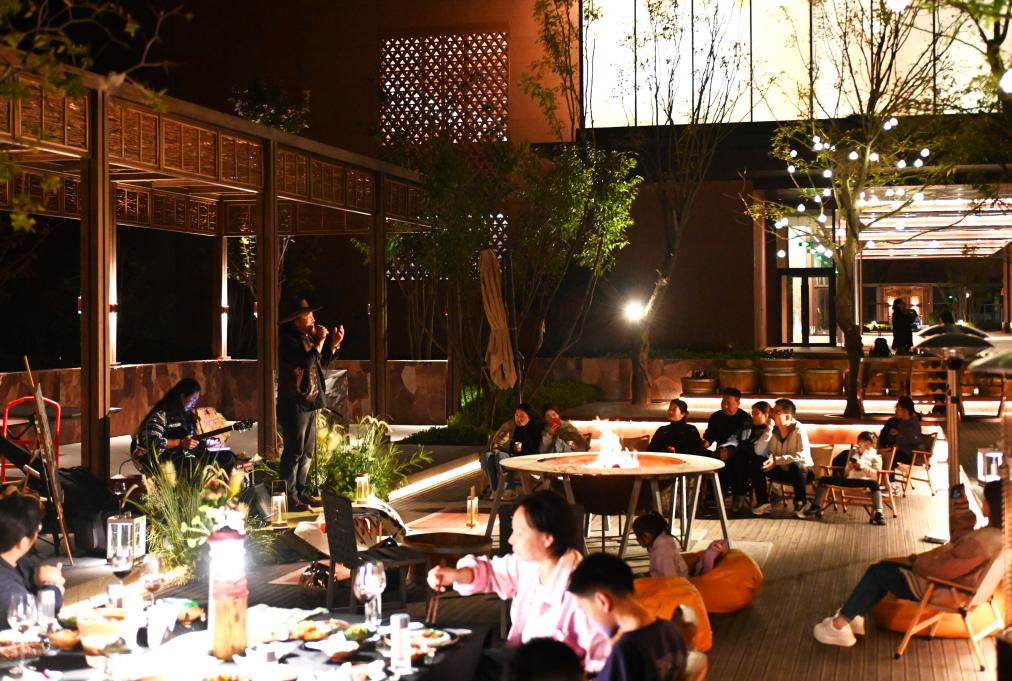文旅融合出新出彩 消費(fèi)市場(chǎng)活力涌動(dòng)——2024年國(guó)慶假期盤(pán)點(diǎn)(圖2)