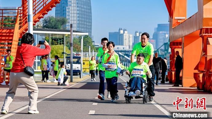 滬港啟智未來 2024上馬啟智兒童慈善跑在滬舉辦(圖1)