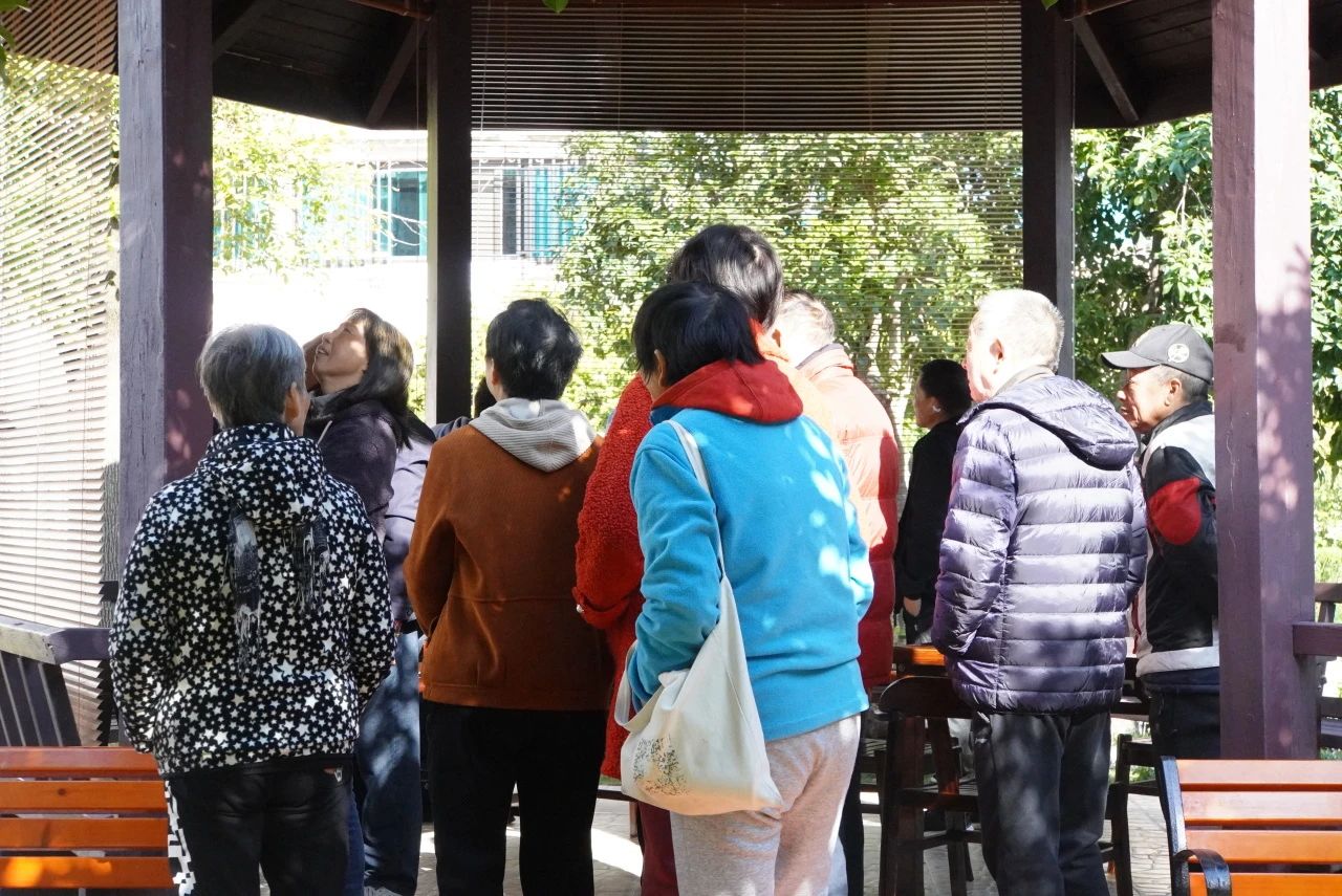 九游app：長寧這個小區(qū)打造了一間“花涇合議亭”！(圖2)