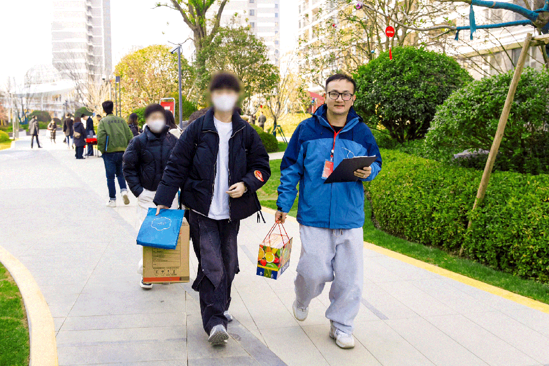 猛！剛剛蘇州又一「花語」系豪宅交付！實(shí)景兌現(xiàn)力夠硬又又又賣爆了…(圖2)