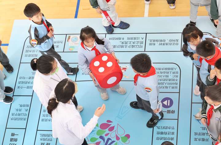 九游app：2024年英雄聯(lián)盟全球總決賽：賽季回顧與玩家樂章(圖1)