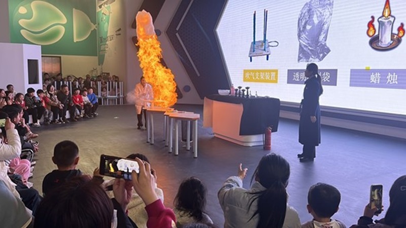 九游app：2024年最佳游戲推薦：從《奪寶奇兵》到《恐鬼癥》不容錯(cuò)過(guò)的冒險(xiǎn)之旅(圖1)